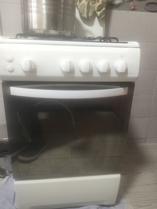 Vând aragaz funcțional!