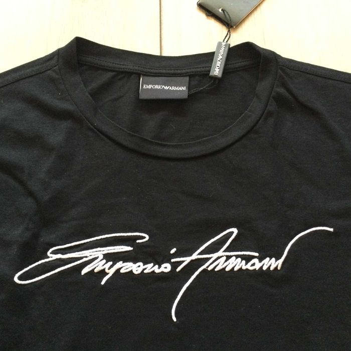 НОВА 100 % оригинална черна памучна тениска EMPORIO ARMANI размер XL