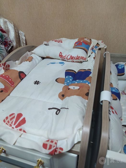 Yangi detskiy korovat sotiladi.