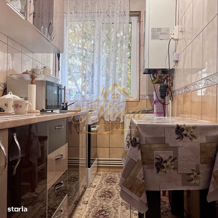 Etaj 1! Vânzare apartament cu 3 camere-micro 11 -Târgoviște!