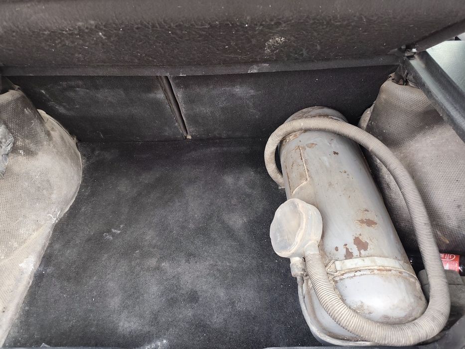 VW голф 1.8 90 коня 93г.