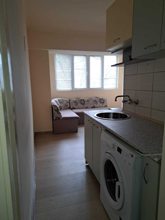Продава се Едностаен апартамент в Русе, Здравец Изток - 45 кв.м за 1512 €/кв.м - Снимка #3