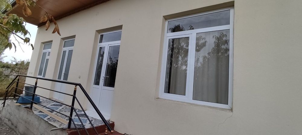 12 сотихли ховли сотилади 7 хона уйи 1 та коридор нархи 65000 $ к бор