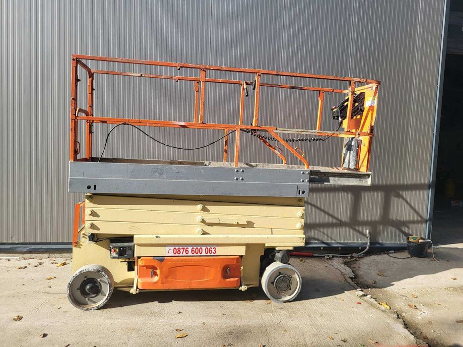 Ножична вишка 10м JLG 2630 es
