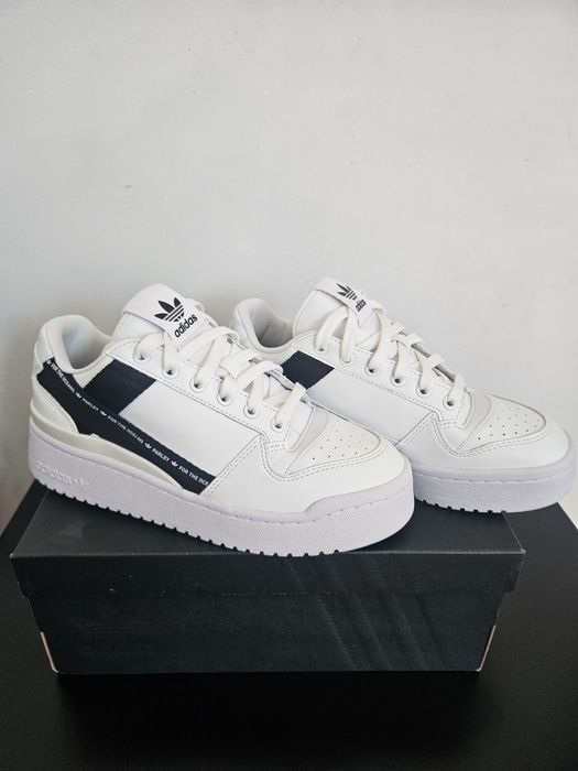 Оригинални маратонки adidas