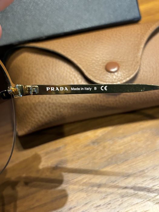 Дамски слънчеви очила-Prada