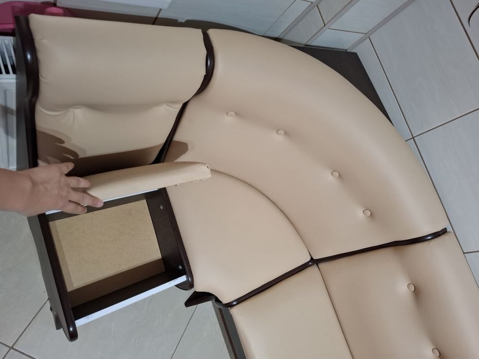 Vand canapea  coltar  de bucatarie 850 lei impecabil