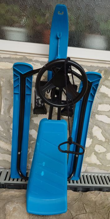 Детска шейна синя