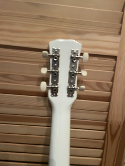 Гитара Yamaha.