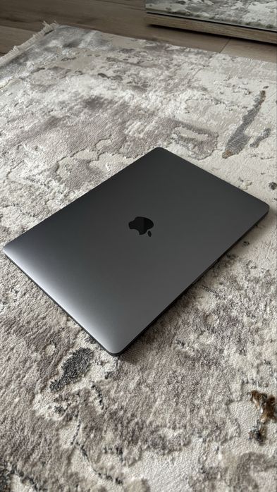 Macbook Pro, 13-inch, 2019