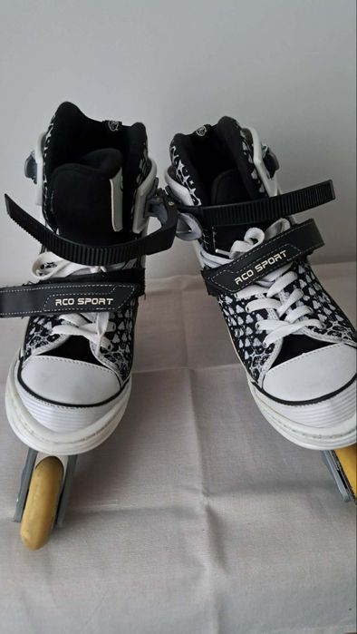 Vând Role/Patine de adolescenți