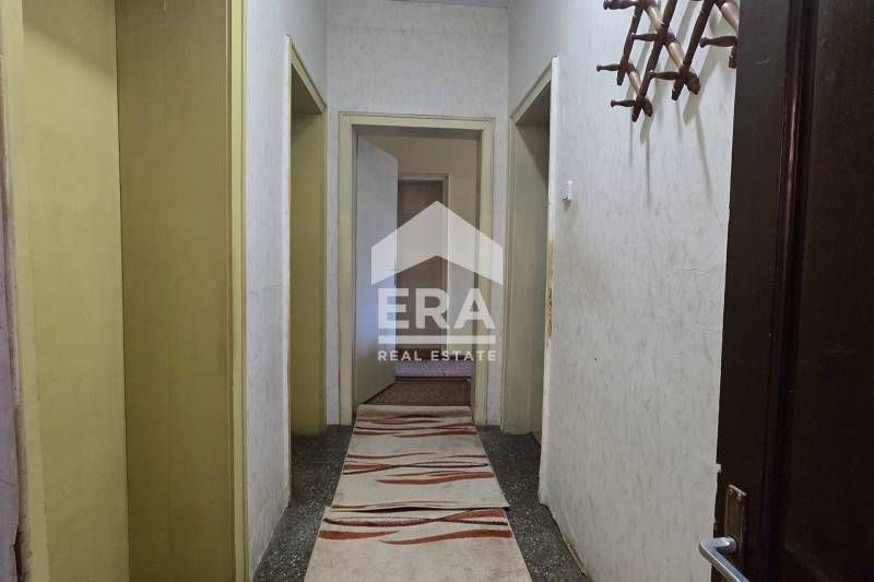 Продава се Къща в Бяла черква - 230 кв.м за 266 €/кв.м - Снимка #3