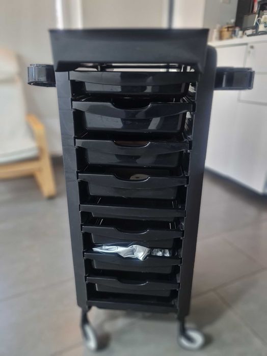 Оборудване за Фризьорски салон,измивна колона ,2стола за фризьор и др.