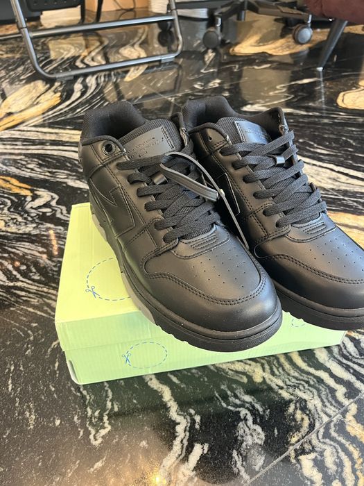 Off white out of office negre 44