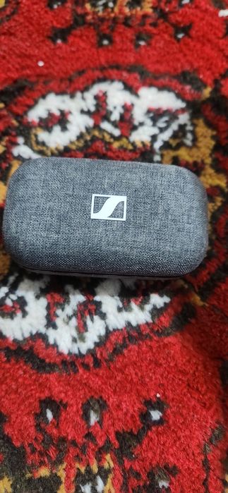 ipad 6 32gb с поддержкой сим картой и Наушники