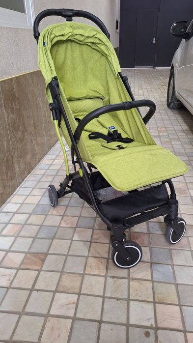 Продам прогулочную коляску от бренда Chicco
