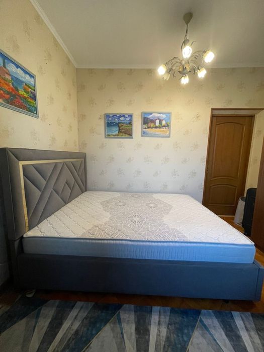 Продам кровать с матрасом