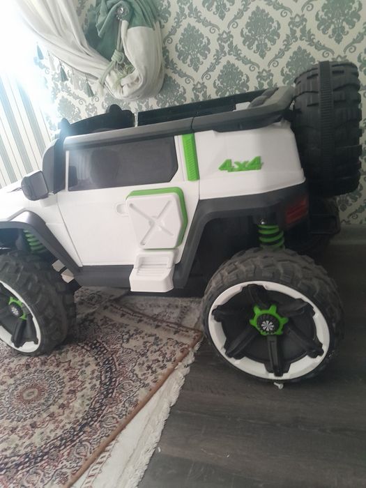 Детский Машина с амартизаторам