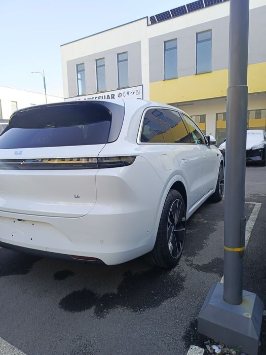 Lixiang L6 Max .