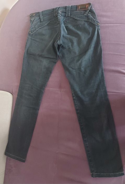 Дамски дънки и панталони