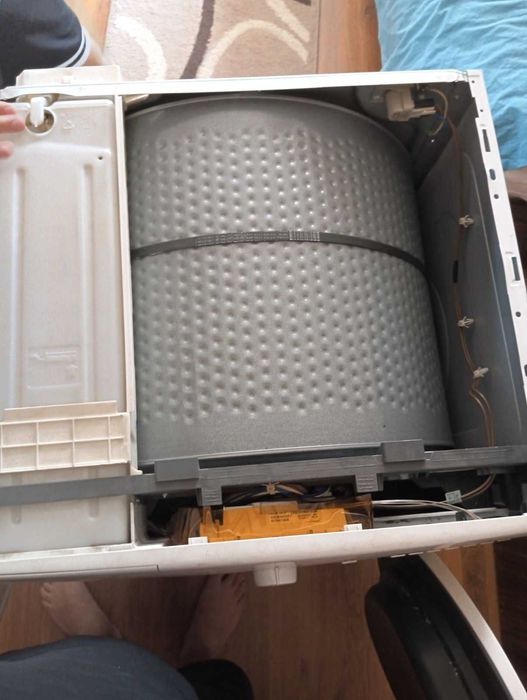 Сушилня Whirlpool на части