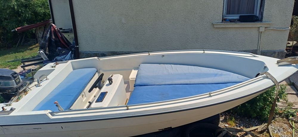 Лодка Play Rover 4.40