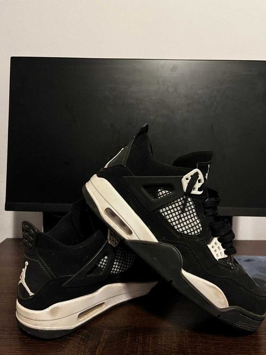 Vând Jordan 4 White Tunder