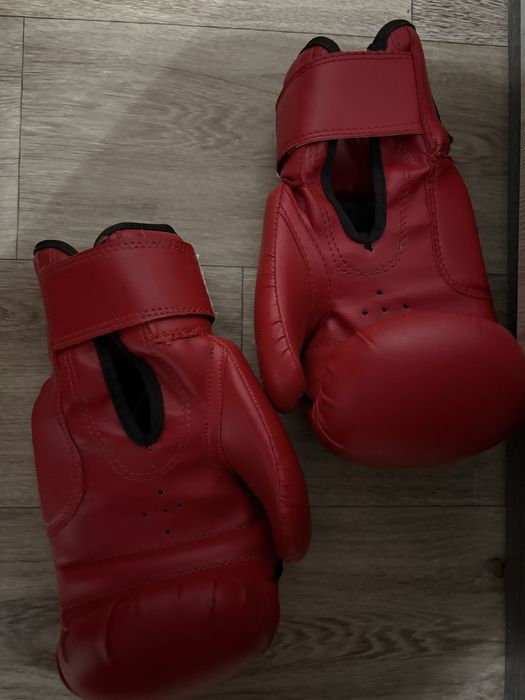 продам перчатки новые