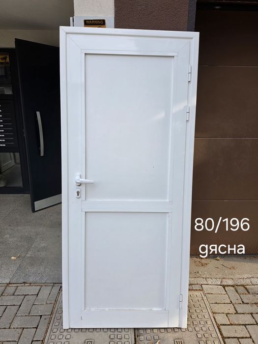 Алуминиеви врати