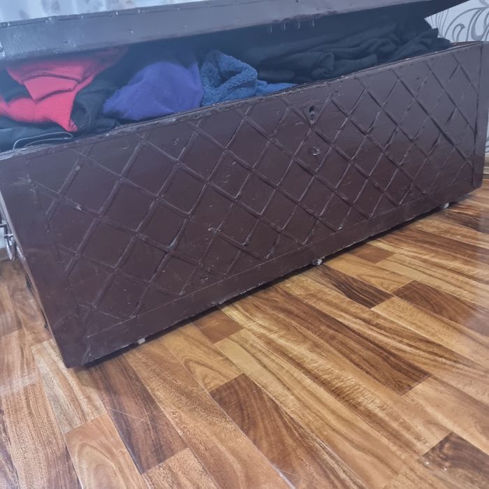 Сундук деревянный