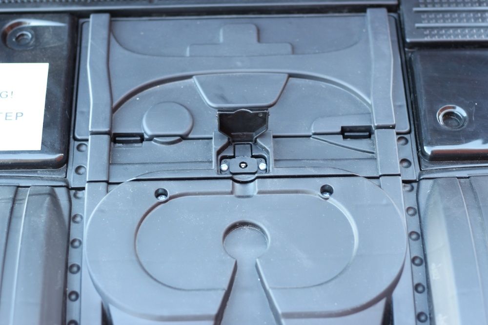 Kinderauto Mercedes ACTROS 4x4 PREMIUM 4x45W #Negru