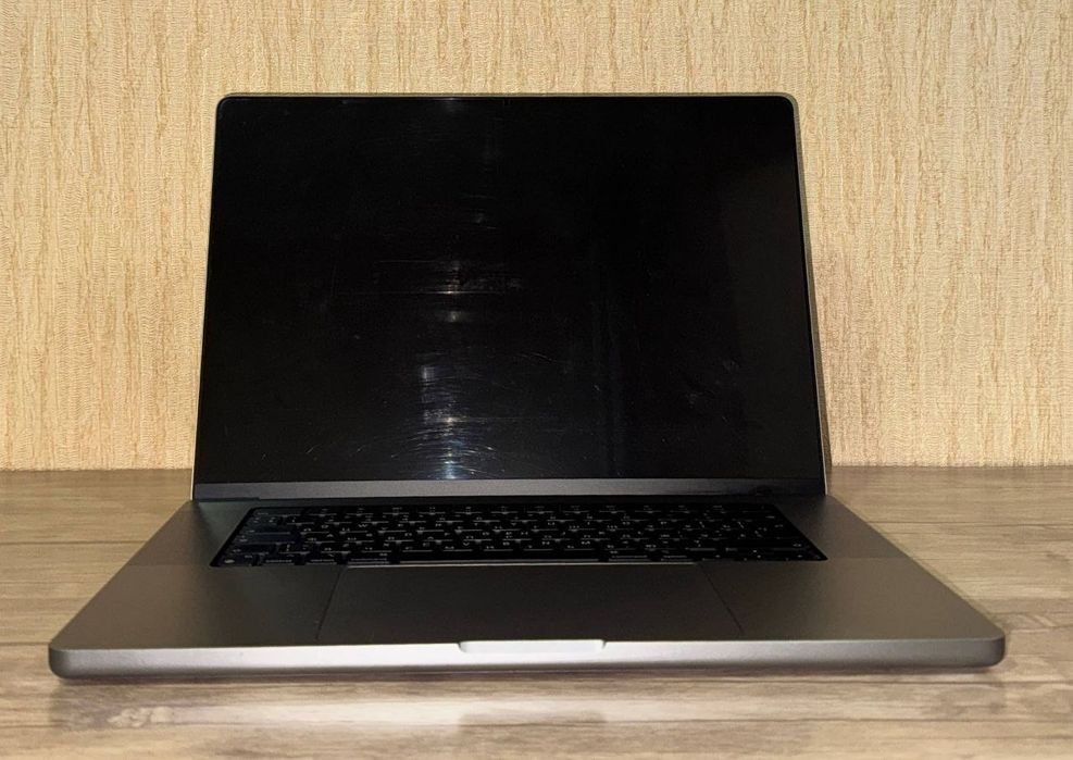 Apple Macbook m1 pro 16 inch