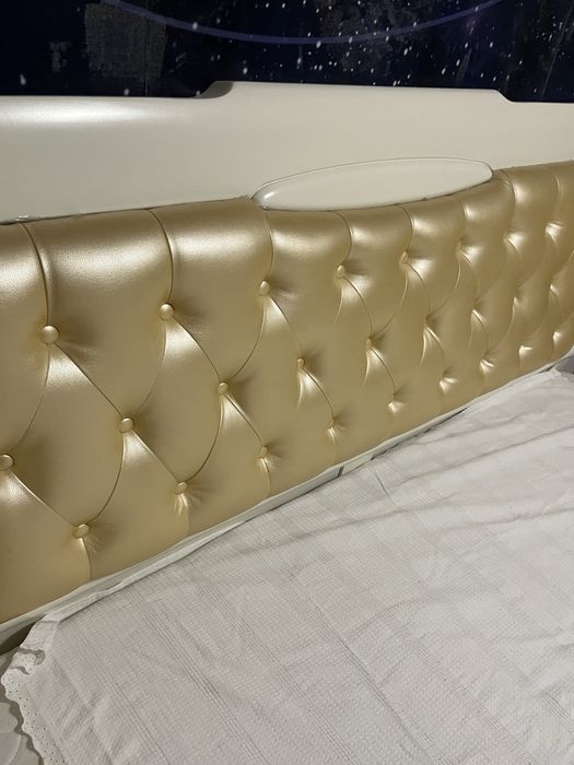 Двухспальная кровать сатылады