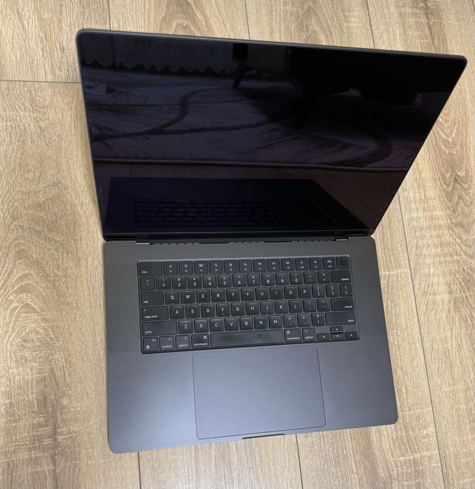 Macbook Pro M3 16 inch 98% baterie