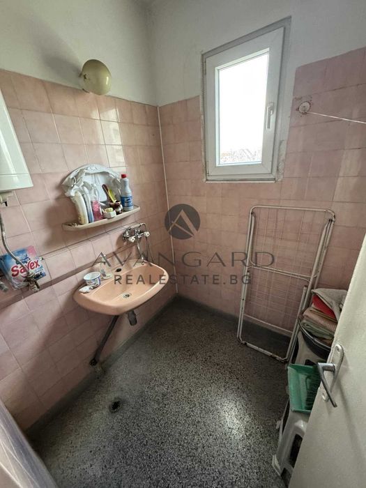 Продава се Тристаен апартамент в Пловдив, Кючук Париж - 85 кв.м за 720 €/кв.м - Снимка #8