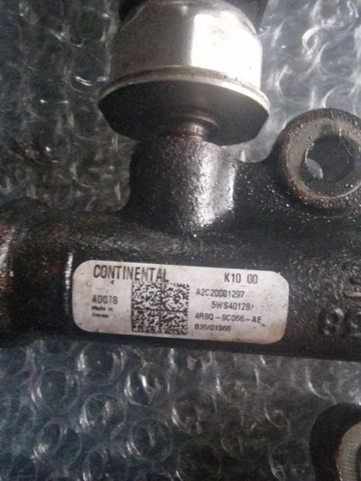 Rampa injectoare Citroen C5 motor 2,7 hdi,an 2008-2015