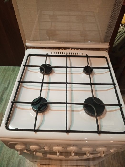 Газплита, с духовкой.