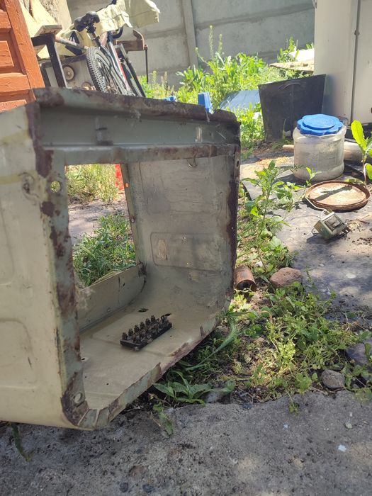 Продам каркас под сиденье Мерседес т1