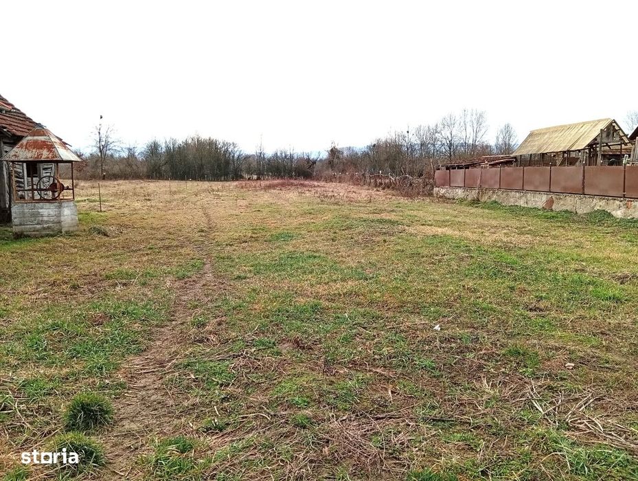 Loc de casa in Pescari