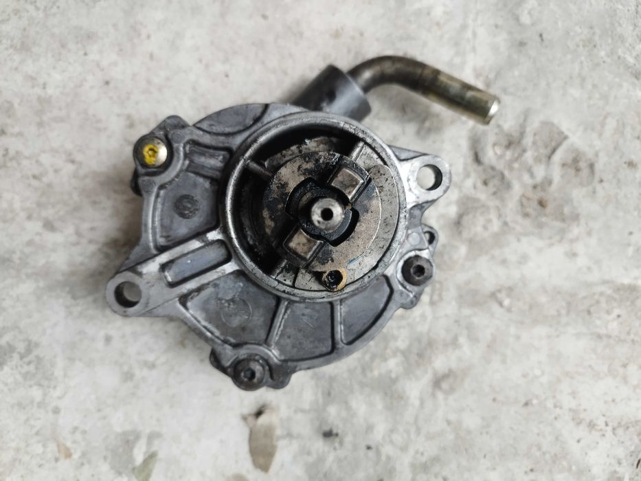 Вакуум помпа за Мерцедес 2,2 CDI