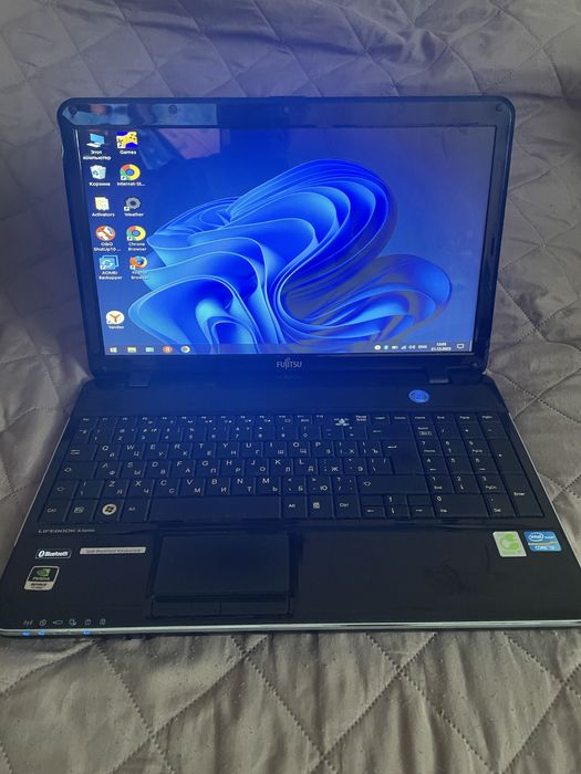 Продам ноутбуки .