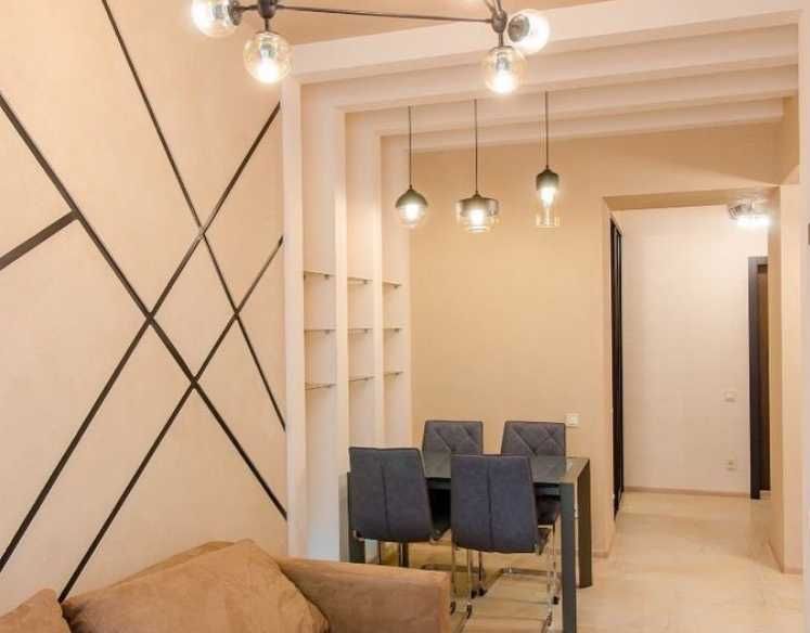 Дава се под наем Тристаен апартамент в Пловдив, Южен - 82 кв.м за 290.7 € - Снимка #1