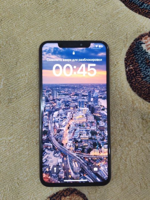 Продам Iphone xs max