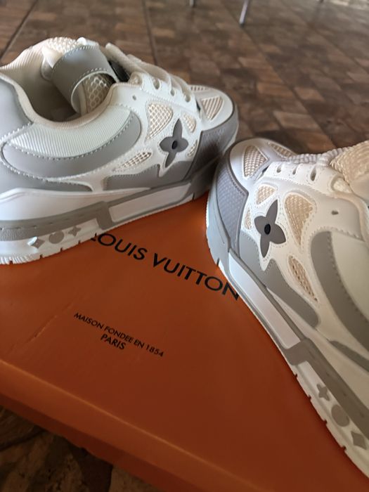 Louis Vuitton skate grey