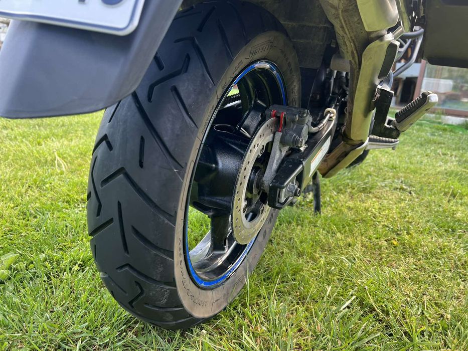 Suzuki V-Stron 1000