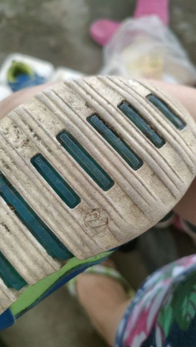 Продам детскую обувь для девочек и мальчиков