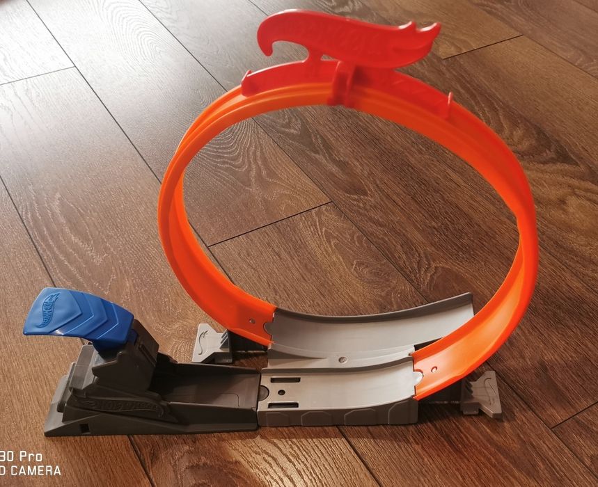 Hot wheels писти Автовоз и метални колички