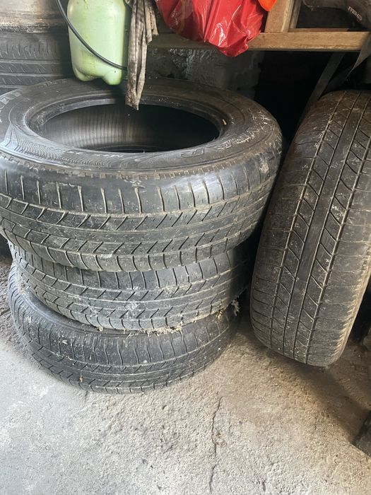 235/70/17         .           .             .