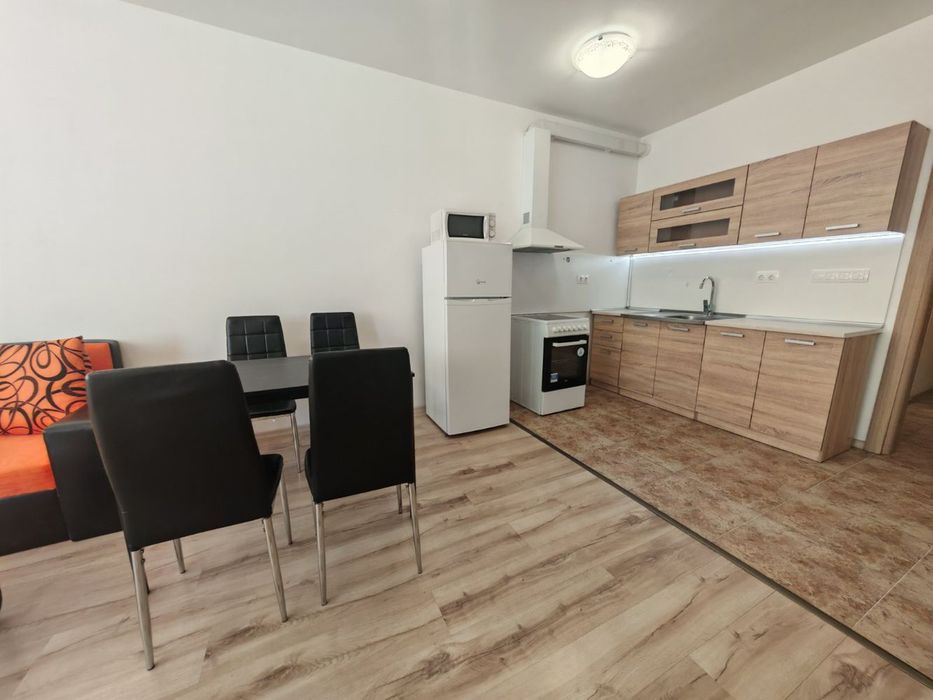 Ключ в офиса! Обзавдене двустаен апартамент в Сентрал парк. Южно изло