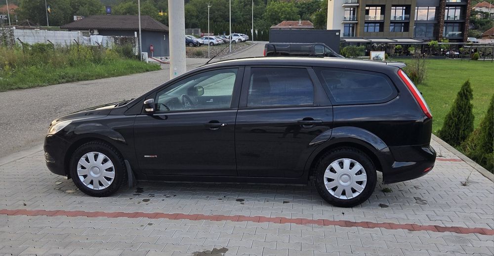 FORD Focus 2011 — imagine 4